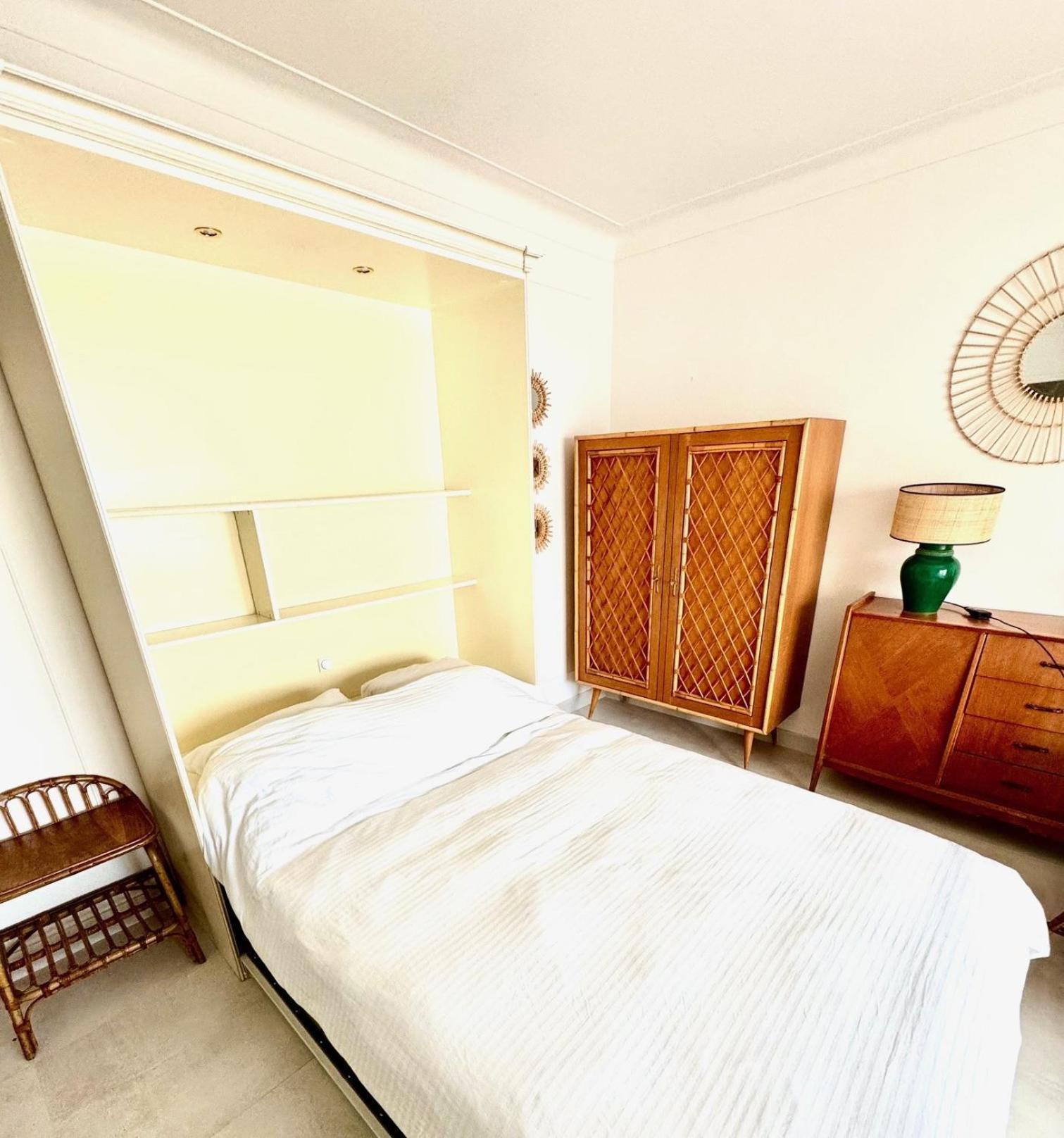 Cozy Studio, Sea View, Old Town, Near Beaches Antibes Exterior foto